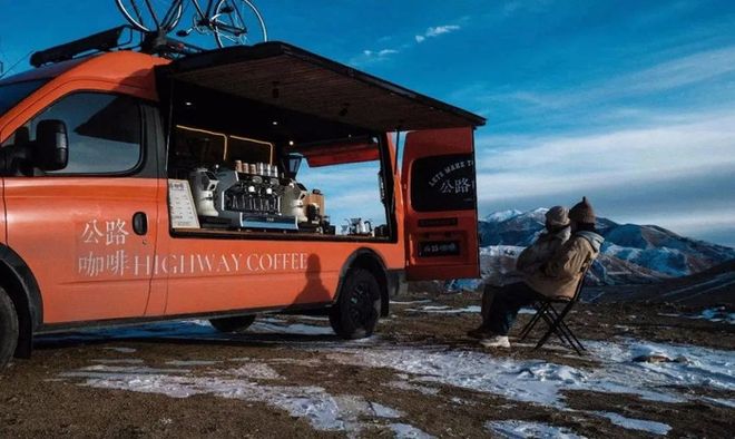 “移动成本”置换“固定支出”！不朽情缘版房车卖爆了：年轻人用(图2)