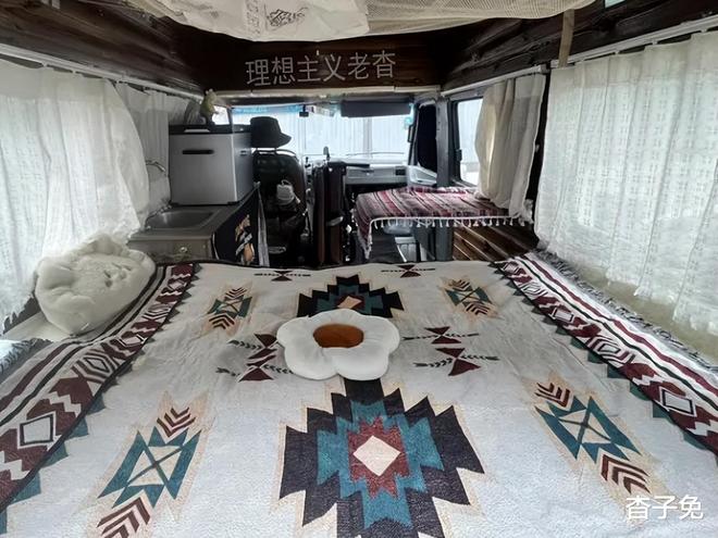 柯得意改装床车旅行轻客露营车自驾游更给力不朽情缘平台登录网页3门3座后厢大依维(图4)