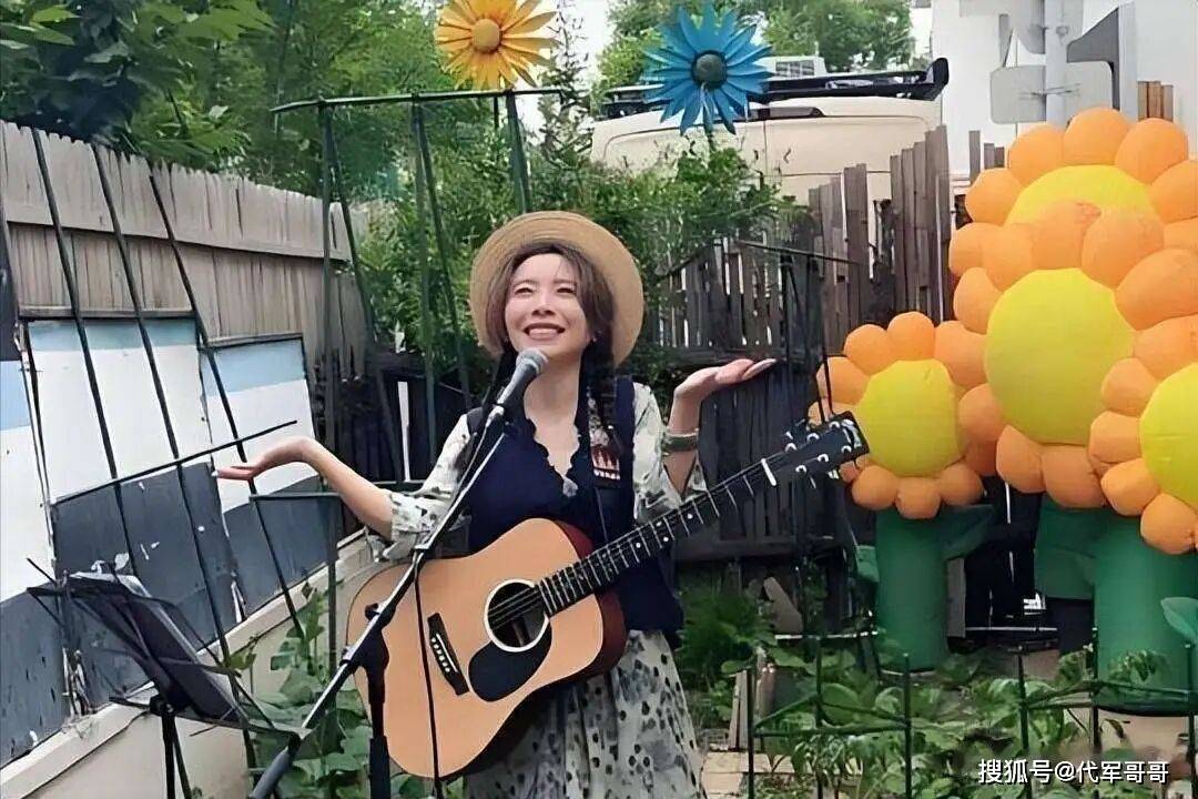 作没积蓄34岁生子后住5平米的小屋不朽情